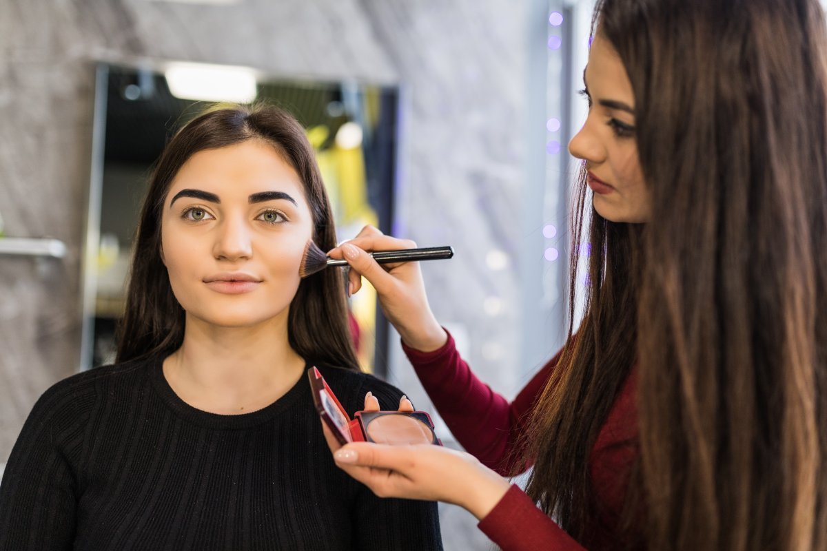 Lavish Hair & Beauty detail